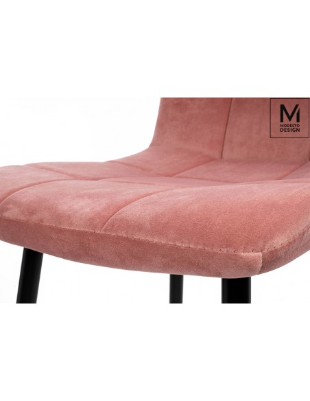 MODESTO krzesło CARLO pudrowy róż - welur, metal