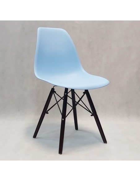 Krzesło DSW Milano jasno niebieskie, nogi czarne